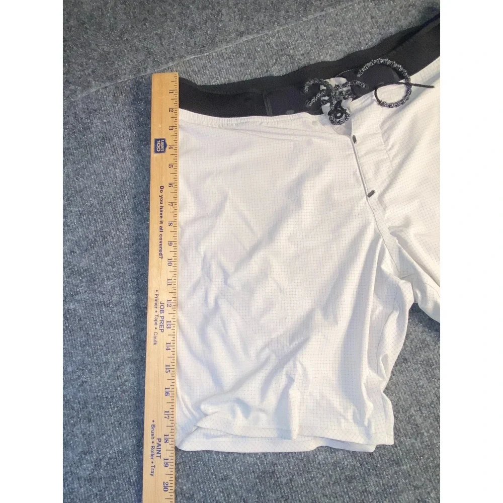 Fabletics Board Shorts Large Mens Beige Check Activewear Pocket Drawstring Waist